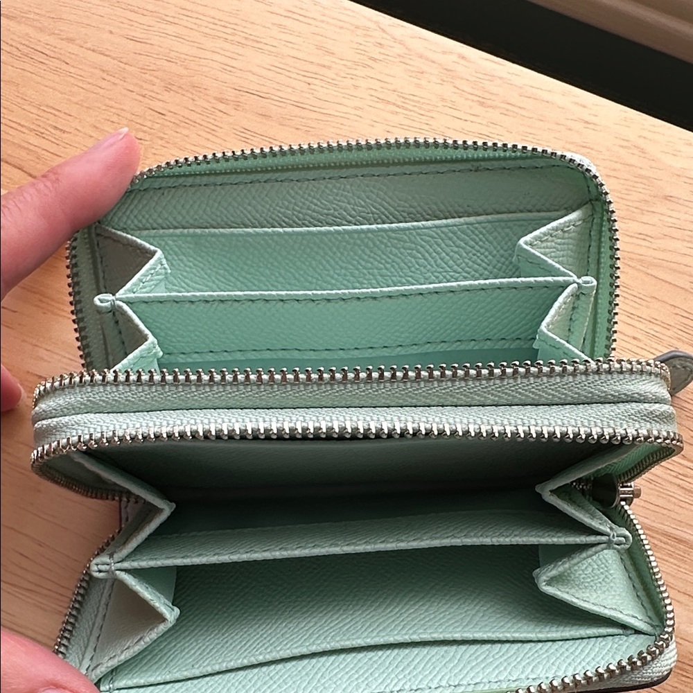 Coach Pastel Green Leather Wallet - Picture 5 of 6